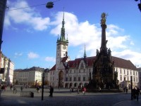 Olomouc-Horní náměstí-Sousoší Nejsvětější Trojice s radnicí-Foto:Ulrych Mir.