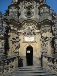 Olomouc-Horní náměstí-Sousoší Nejsvětější Trojice-vstup do kaple-Foto:Ulrych Mir.