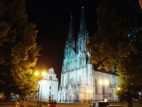Olomouc-Václavské náměstí a katedrála sv.Václava v noci-Foto:Ulrych Mir.