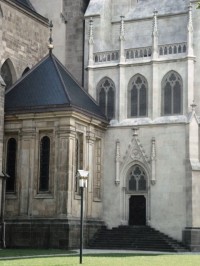 Olomouc-Václavské náměstí-katerála sv.Václava-kaple sv.Stanislava a vstup do křtící kaple pod nejvyšší věží-Foto:Ulrych Mir.
