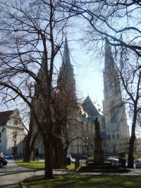 Olomouc-Václavské náměstí-katedrála sv.Václava a socha sv.Jana Nepomuckého-Foto:Ulrych Mir.