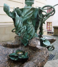 Olomouc-fontána Pramen živé vody sv.Jana Sarkandra před kaplí-Foto:Ulrych Mir.