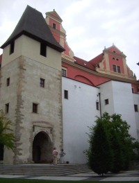 Olomouc-Univerzitní ulice-Jezuitský konvikt-Židovská brána z terasy na hradbách-Foto:Ulrych Mir.