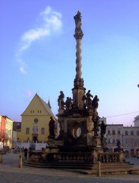 Olomouc-Dolní náměstí-Mariánský sloup a kostel Zvěstování P.Marie-Foto:Ulrych Mir.