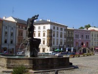 Olomouc-Dolní náměstí-Jupiterova kašna,Haunschildův palác a Masné krámy-Foto:Ulrych Mir.