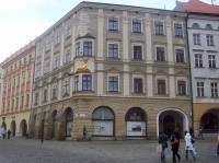 Olomouc-Dolní náměstí-dům U Zlatého jelena-Foto:Ulrych Mir.
