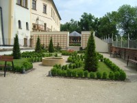 Olomouc-parkanové zahrady-kruhová kašna s fontánkou-Foto:Ulrych Mir.