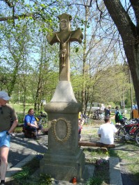 Poutní místo Stará Voda u Libavé-kříž před kostelem sv.Anny-Foto:Ulrych Mir.