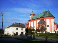 Jívová-barokní kostel sv.Bartoloměje a restaurace-Foto:Ulrych Mir.