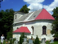 Dětřichov nad Bystřicí-kostel se strženou hlavicí-Foto:Ulrych Mir.