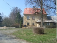 Ondrášov-mramorový podstavec kříže ve středu obce-Foto:Ulrych Mir.