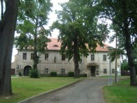 Nové Dvory u Kutné Hory-bývalý dominikánský klášter-jižní křídlo z parku-Foto:Ulrych Mir.