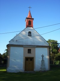 Lipina-kaple s křížem  na návsi-Foto:Ulrych Mir.