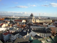 Olomouc z věže chrámu sv.Mořice-kostel sv.Michala-kaple sv.Sarkandra-Regionílní centrum-Chlum(344m)-Foto:Ulrych Mir.