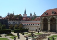 Praha-Valdštejnská zahrada-kašna Venuše s Amorem a voliéra-Foto:Ulrych Mir.