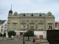 Poděbrady-náměstí Jiřího z Poděbrad-OD Centrum,bývalá Občanská záložna(1898)-Foto:Ulrych Mir.