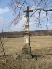 Velký Újezd-kamenný kříž U Sušírny z r.1884, při cestě do Kyjanice-Foto:Ulrych Mir.