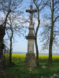 Lazníčky-kříž z r.1859 za obci u Zákřova-Foto:Ulrych Mir.