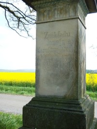 Lazníčky-kříž z r.1859 za obci u Zákřova-detail-Foto:Ulrych Mir.