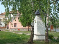 Výkleky-boží muka na návsi u potoka Kyjanka-Foto:Ulrych Mir.