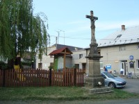 Zákřov-kříž z r.1847 na křižovatce u silnice do Tršic-Foto:Ulrych Mir.