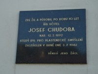 Krčmaň-ZŠ s pamětní deskou řídícího učitele Josefa Chudoby-Foto:Ulrych Mir.