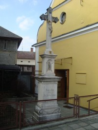 Přáslavice-kříž z r. 1889 před kaplí sv.Rocha-Foto:Ulrych Mir.