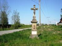 Doloplazy-kříž z r. 1806 u silnice z Čechovic-Foto:Ulrych Mir.