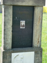 Doloplazy-pomník legionáře Jana Novotného u silnice na Kocourovec-Foto:Ulrych Mir.