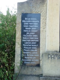 Doloplazy-pomník obětem I.světové války se sochou sv.Václava-Foto:Ulrych Mir.