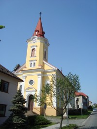 Doloplazy-kostel sv. Cyrila a Metoděje s křížem-Foto:Ulrych Mir.