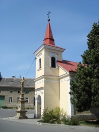 Svésedlice-kaple sv.Františka  z Assisi a sv.Tomáše z r.1898 s křížem  z r.1855-Foto:Ulrych Mir.