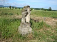 Hostkovice-boží muka z r. 1890 u silnice z Vacanovic-Foto:Ulrych Mir.