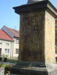 Rokytnice-morový sloup se sochou sv. Františka Xaverského z r. 1715-detail-Foto:Ulrych Mir.