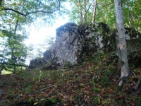 Špranek-předhradí se stezky na vyhlídku-Foto:Ulrych Mir.