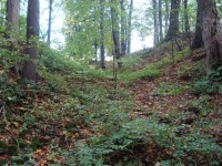 Adolfovice-hrádek-příkop-Foto:Ulrych Mir.