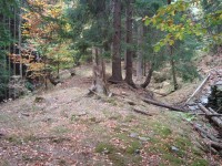 Freudenštejn-hradní zřícenina-val a příkop-Foto:Ulrych Mir.