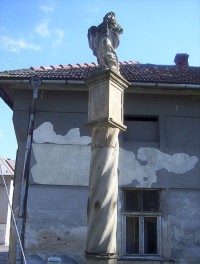 Velký Týnec-sloup se sochou Panny Marie z r.1771  na křižovatce-Foto:Ulrych Mir.