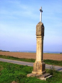 Velký Týnec-kříž severně od  ZD-Foto:Ulrych Mir.