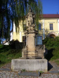 Velký Týnec-Na Návsi-socha sv. Floriána z r. 1723-Foto:Ulrych Mir.