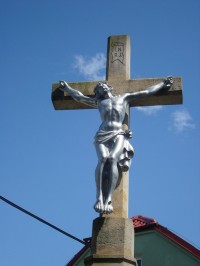Luká-Veselíčko-kříž z r. 1884 u kaple na návsi-detail-Foto:Ulrych Mir.