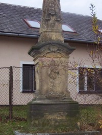 Bouzov-Podolí-kříž z r.1776 na křižovatce silnice do Obectova-detail-Foto:Ulrych Mir.