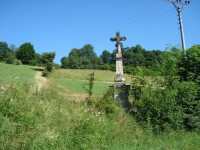 Bouzov-Doly-kříž z r. 1809 u silnice na Jeřmaň-Foto:Ulrych Mir.