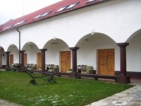 Bouzov-Kozov-zámeček-hotel Valáškův grunt z r.1836-nádvoří-Foto:Ulrych Mir.