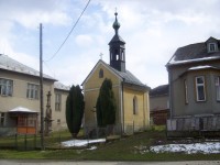 Bouzov-Kozov-kaple z r.1884 s křížem-Foto:Ulrych Mir.