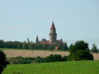 Bouzov-hrad od jihu-Foto:Furo Jiří