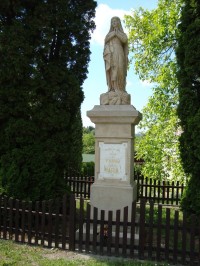 Bouzov-socha P.Marie na silnici k Podolí- Foto:Ulrych Mir.