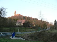 Bouzov-hrad ze silnice od Jeřmaně-Fot:Furo Jiří