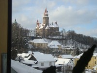 Bouzov-hrad a městečko z pensionu-Foto:Ulrych Mir.