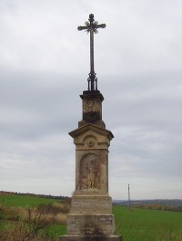 Hrabí-litinový kříž z r.1902 u silnice k Olešnici-Foto:Ulrych Mir.